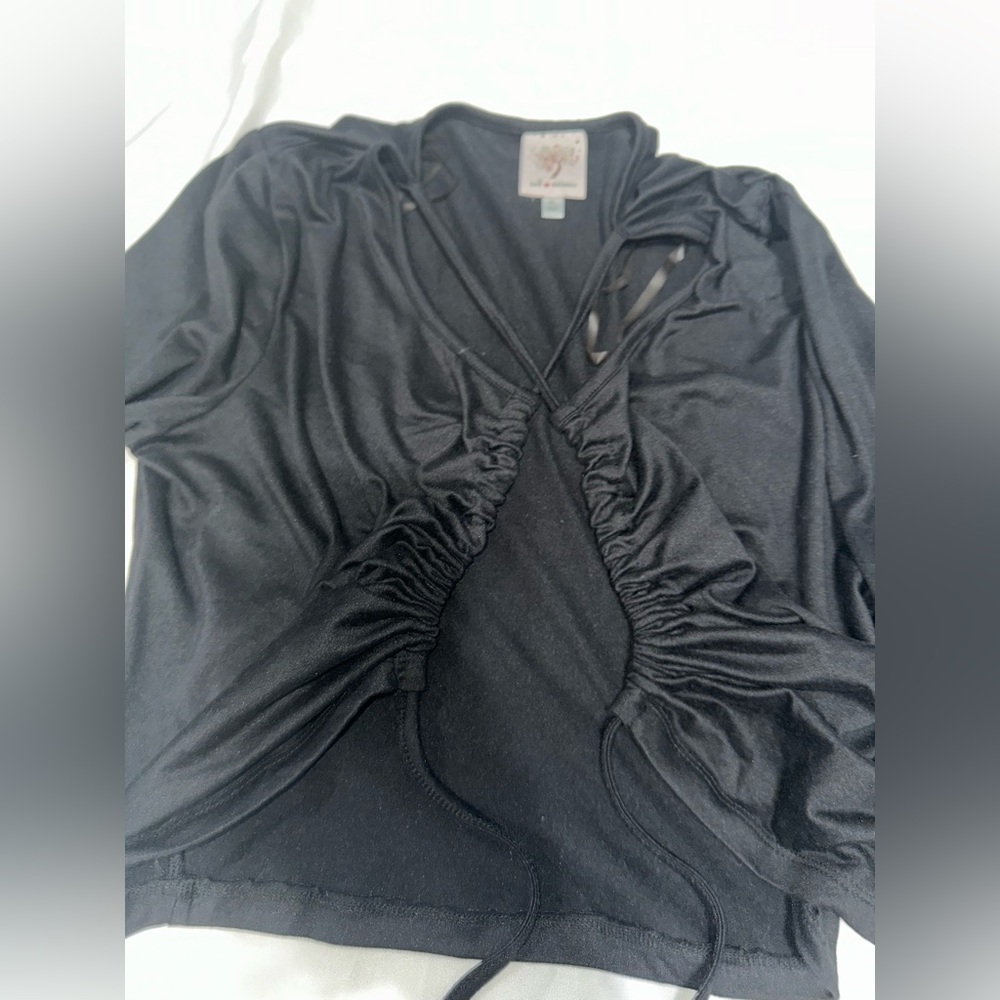 Crop top with long sleeves
